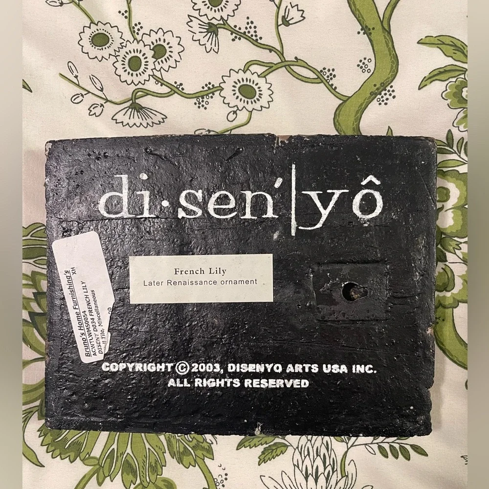 DISENY ARTS Wall Tile Collectable French Lily
